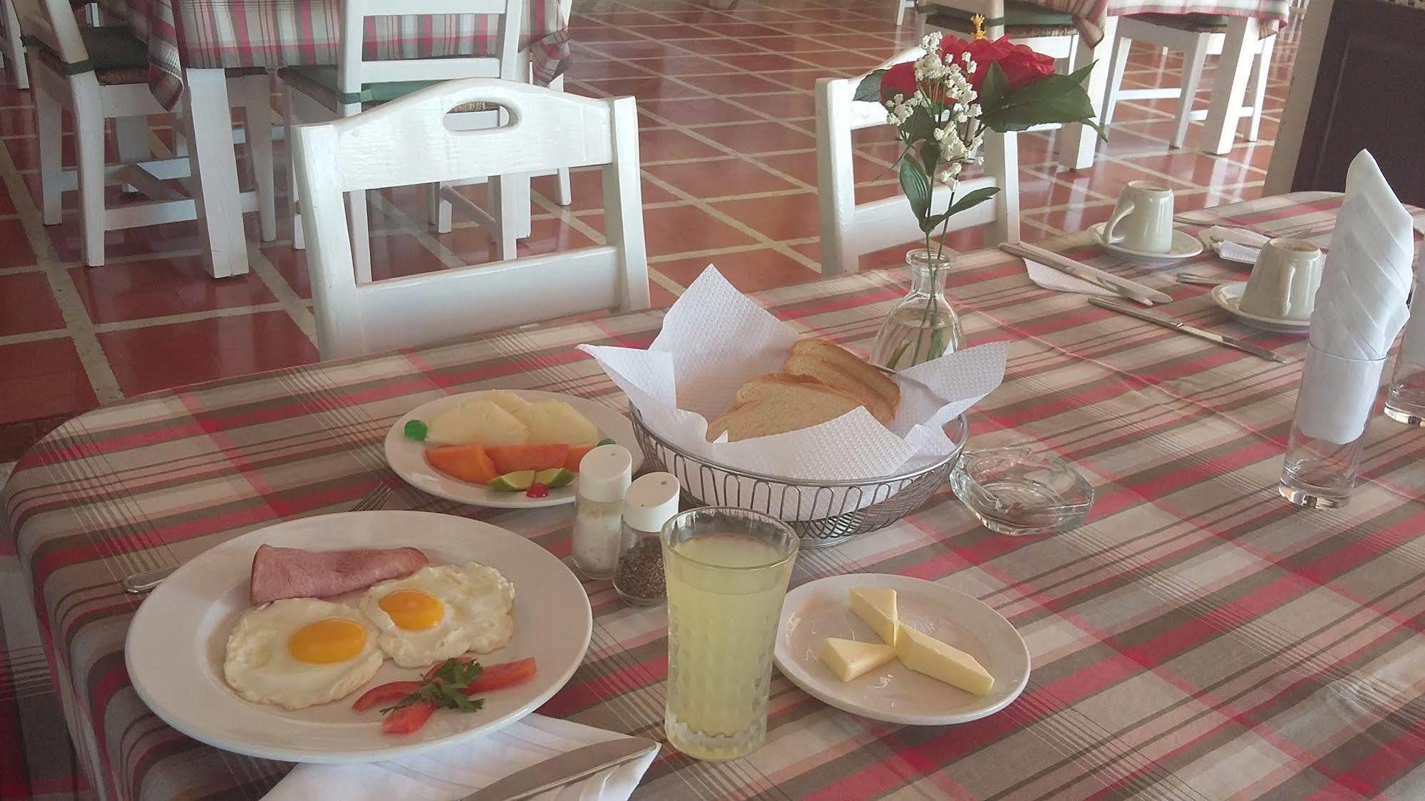 Hotel Mont Joli Cap-Haïtien 外观 照片